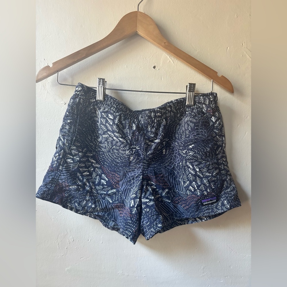 Girls Patagonia Baggies Shorts Size XL
EXC